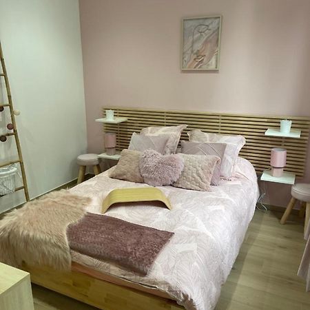 Adelyna Cosy Apartment วิชี ภายนอก รูปภาพ